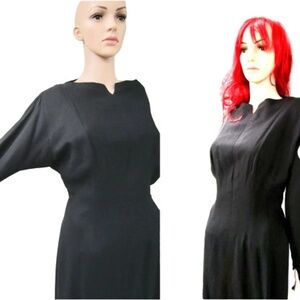 chic vintage wiggle dress w dolman sleeves, Helen of California, 1960s, 36 b